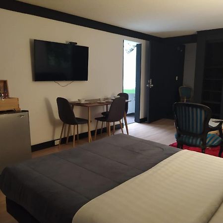Hotel Boutique Casa Lozada Bogota Bagian luar foto