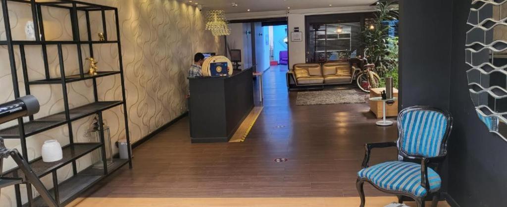 Hotel Boutique Casa Lozada Bogota Bagian luar foto